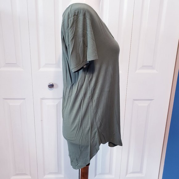 ☀️ 4/$25 … AE Soft and Sexy Tee - Picture 2 of 5